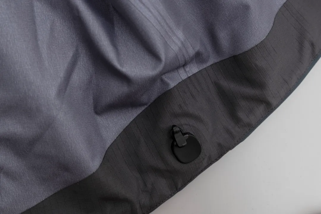 ALPHA sv ｜ ， 。 ， ， ， 。 alpha sv ， ， ， ， 。 6 ，gtx ， ， 。 sv Series～ ， 。 ARC'TERYX Alpha SV/VR 24k GTX ️ ， ，Quality ， ， ， ， ！ ， Versatile ， 3D ，Tri-Durance ， NM 00d-X 3LGORE-TEX Pro ISO 90(ISO 4) Breathable ， Breathable， 。 ，Water Tight RS 。Alpha SV ， Storm Hood ， ， 。 ，VISLON ， Velcro ， Zip-in， Classic ， ， Aplha Series ， ， ！ Color： Size：S M L XL XXL XXXL